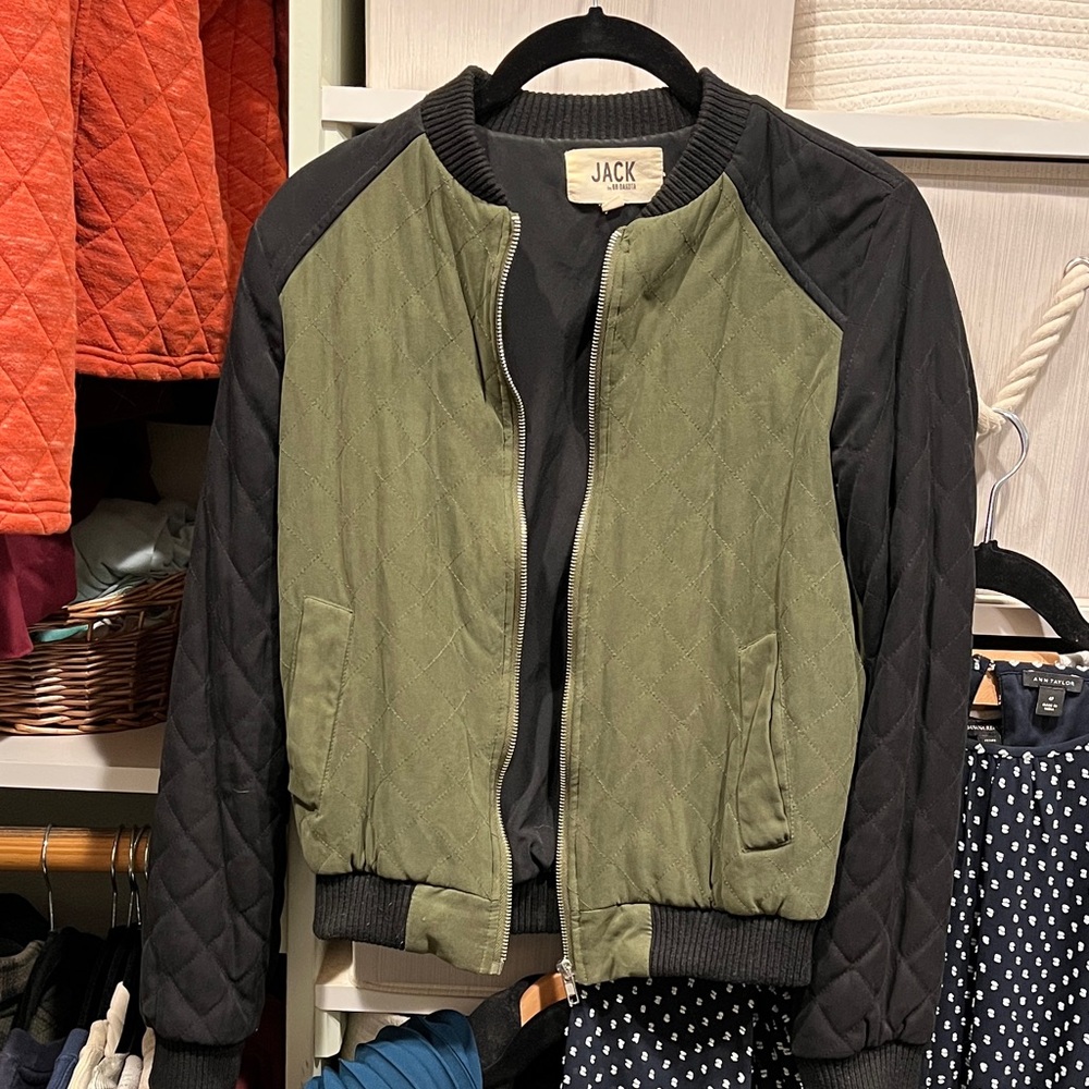Jack by BB Dakota Women's Olive and Black Quilted Bomber Jacket